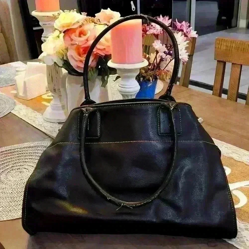 Genuine Tod's Girelli Bag - Picture 2 of 8